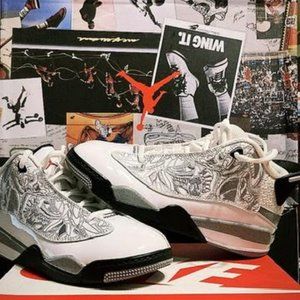 Jordan Dub Zero Shoes in White Size 2Y